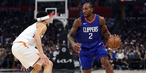 Los Angeles Clippers sign star forward Kawhi Leonard.